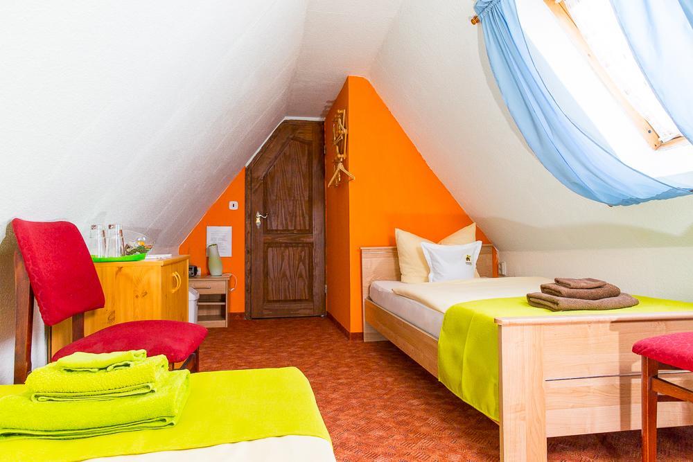 Nohra  Kraeuterhotel Garni Zur Klostergrotte מראה חיצוני תמונה