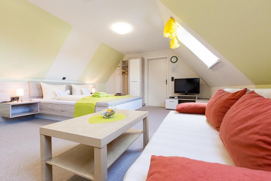Nohra  Kraeuterhotel Garni Zur Klostergrotte מראה חיצוני תמונה