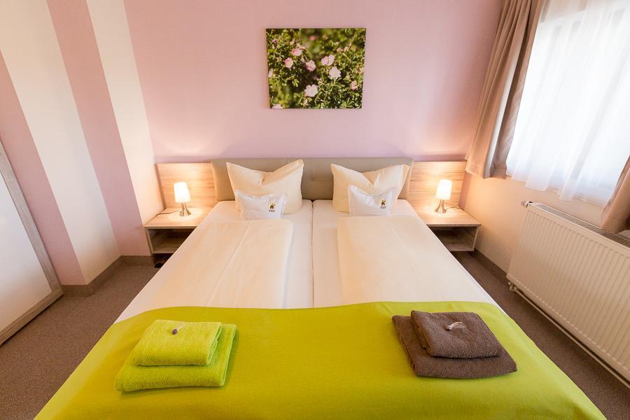 Nohra  Kraeuterhotel Garni Zur Klostergrotte מראה חיצוני תמונה