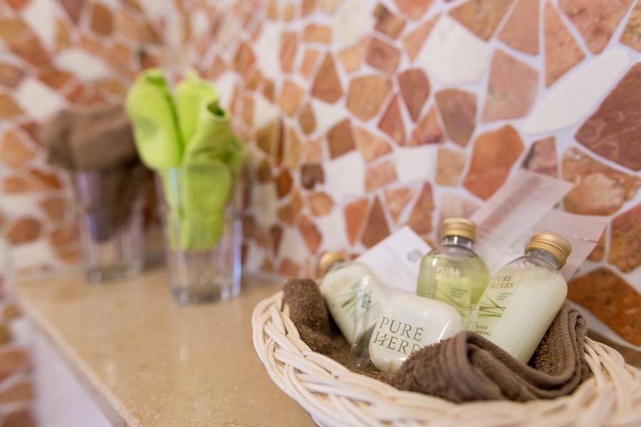 Nohra  Kraeuterhotel Garni Zur Klostergrotte מראה חיצוני תמונה