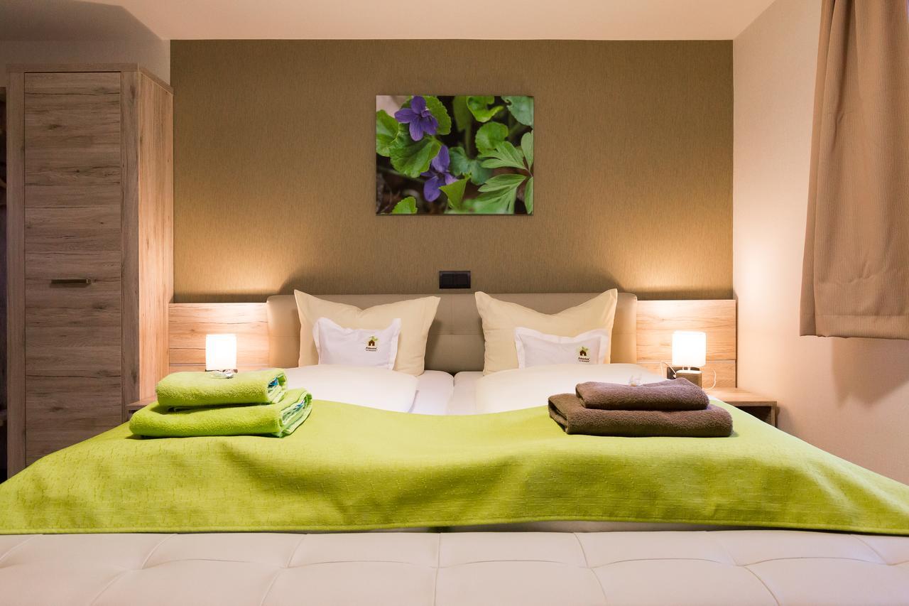 Nohra  Kraeuterhotel Garni Zur Klostergrotte מראה חיצוני תמונה