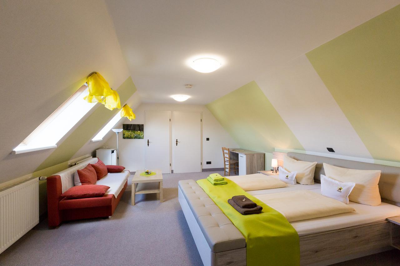 Nohra  Kraeuterhotel Garni Zur Klostergrotte מראה חיצוני תמונה