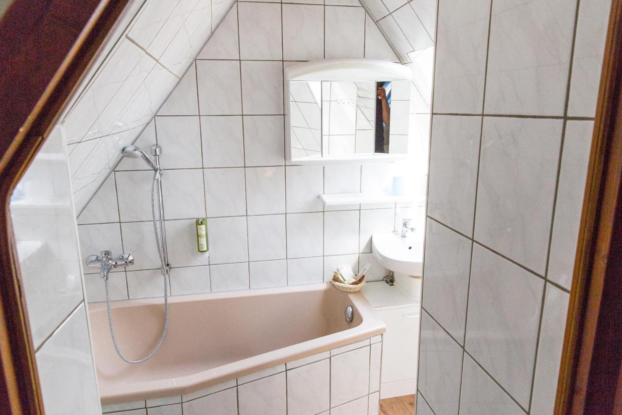 Nohra  Kraeuterhotel Garni Zur Klostergrotte מראה חיצוני תמונה
