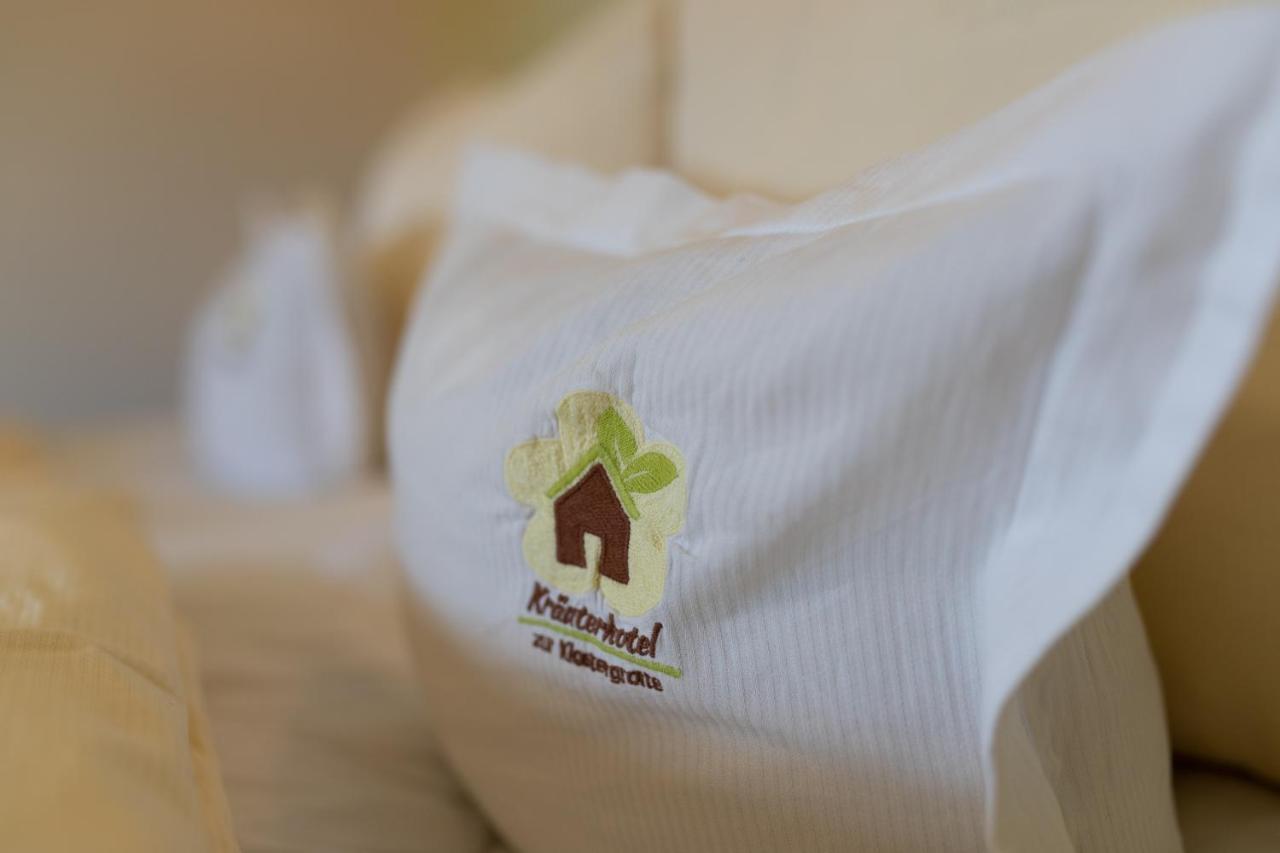 Nohra  Kraeuterhotel Garni Zur Klostergrotte מראה חיצוני תמונה