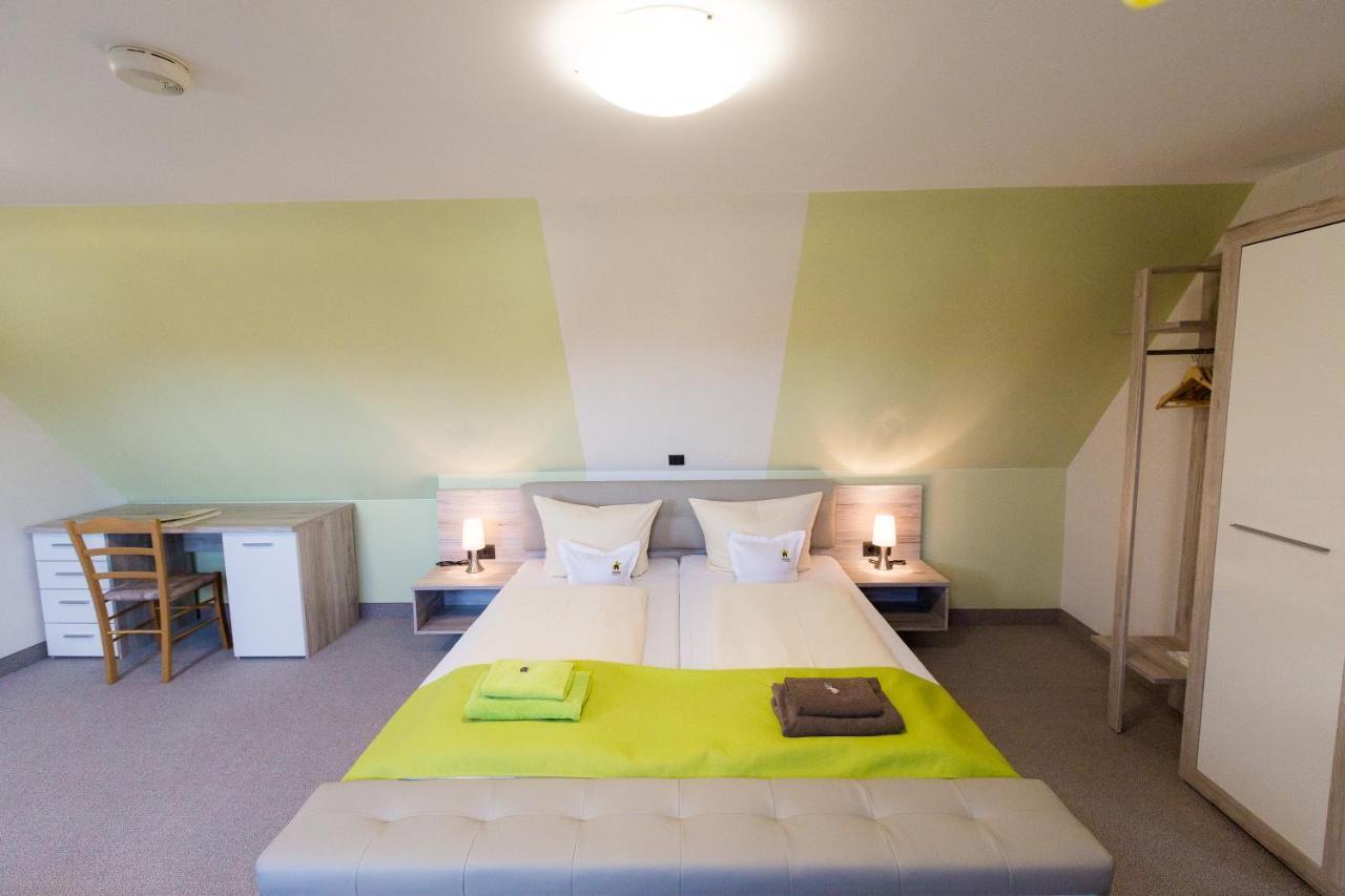 Nohra  Kraeuterhotel Garni Zur Klostergrotte מראה חיצוני תמונה