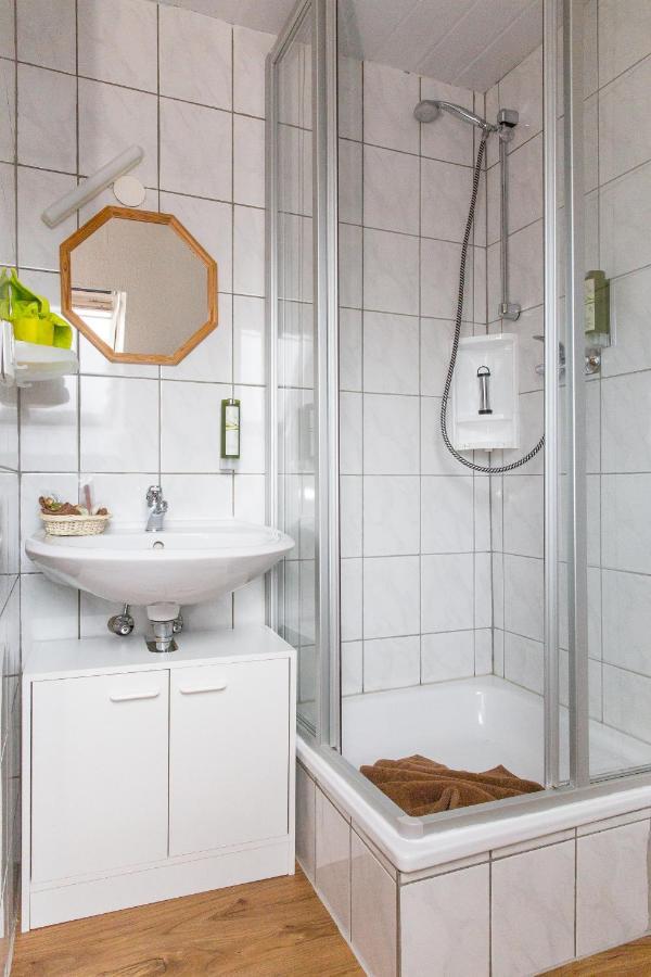 Nohra  Kraeuterhotel Garni Zur Klostergrotte מראה חיצוני תמונה