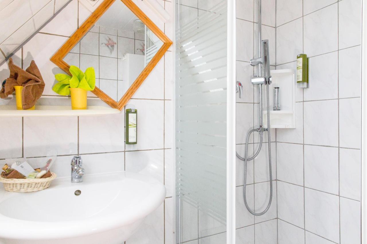 Nohra  Kraeuterhotel Garni Zur Klostergrotte מראה חיצוני תמונה